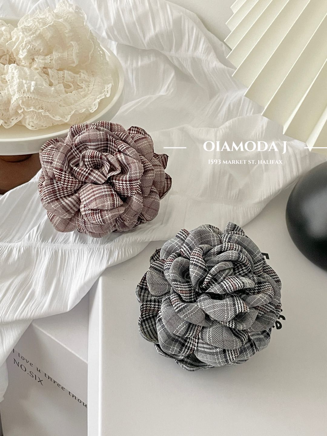 Dimensional Flower Hair Claw